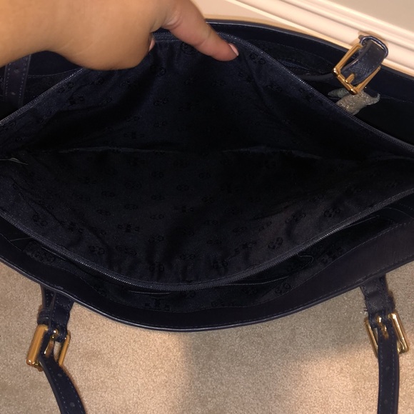 Like new Tory Burch York tote - Picture 8 of 8